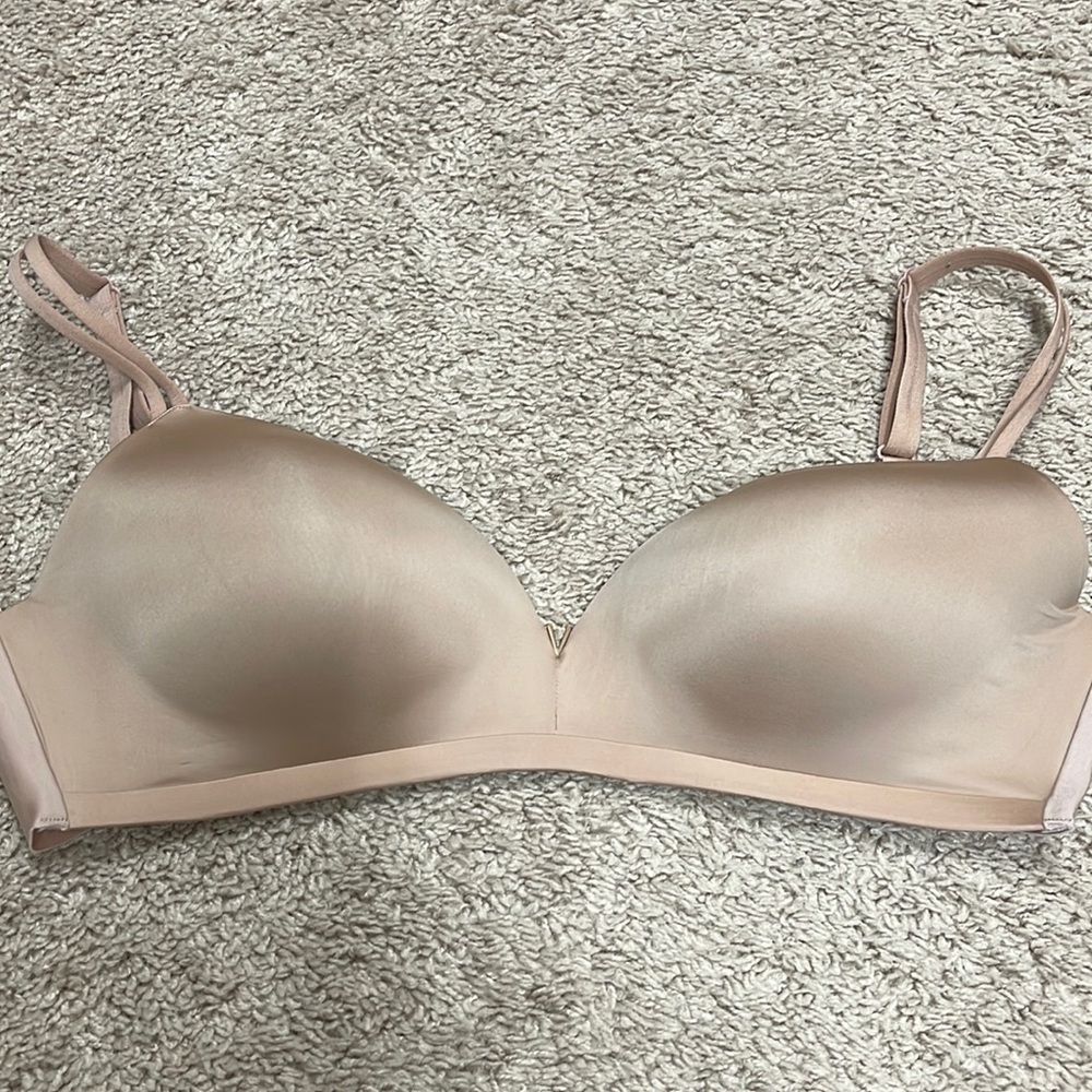 Victoria’s Secret Sexy Illusions Padded Wireless Bra 36DD
